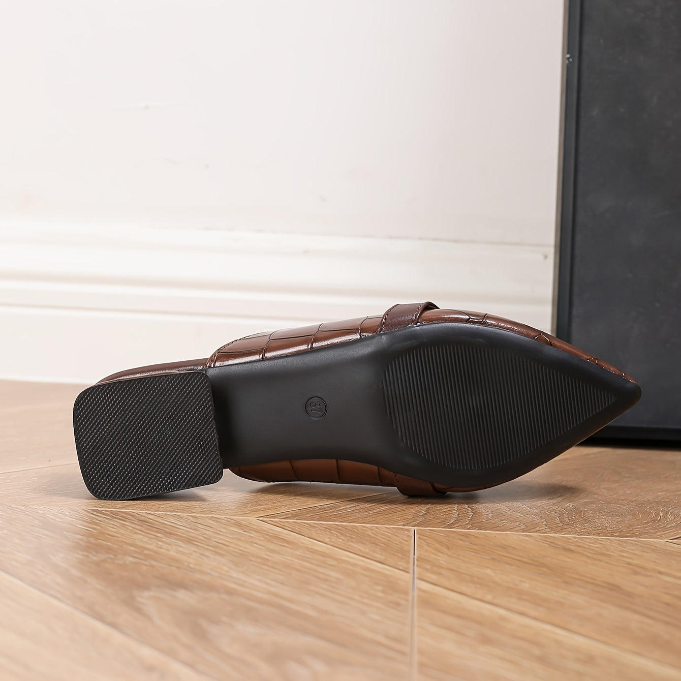 GERALDINE Pointed-Toe Mule Loafers